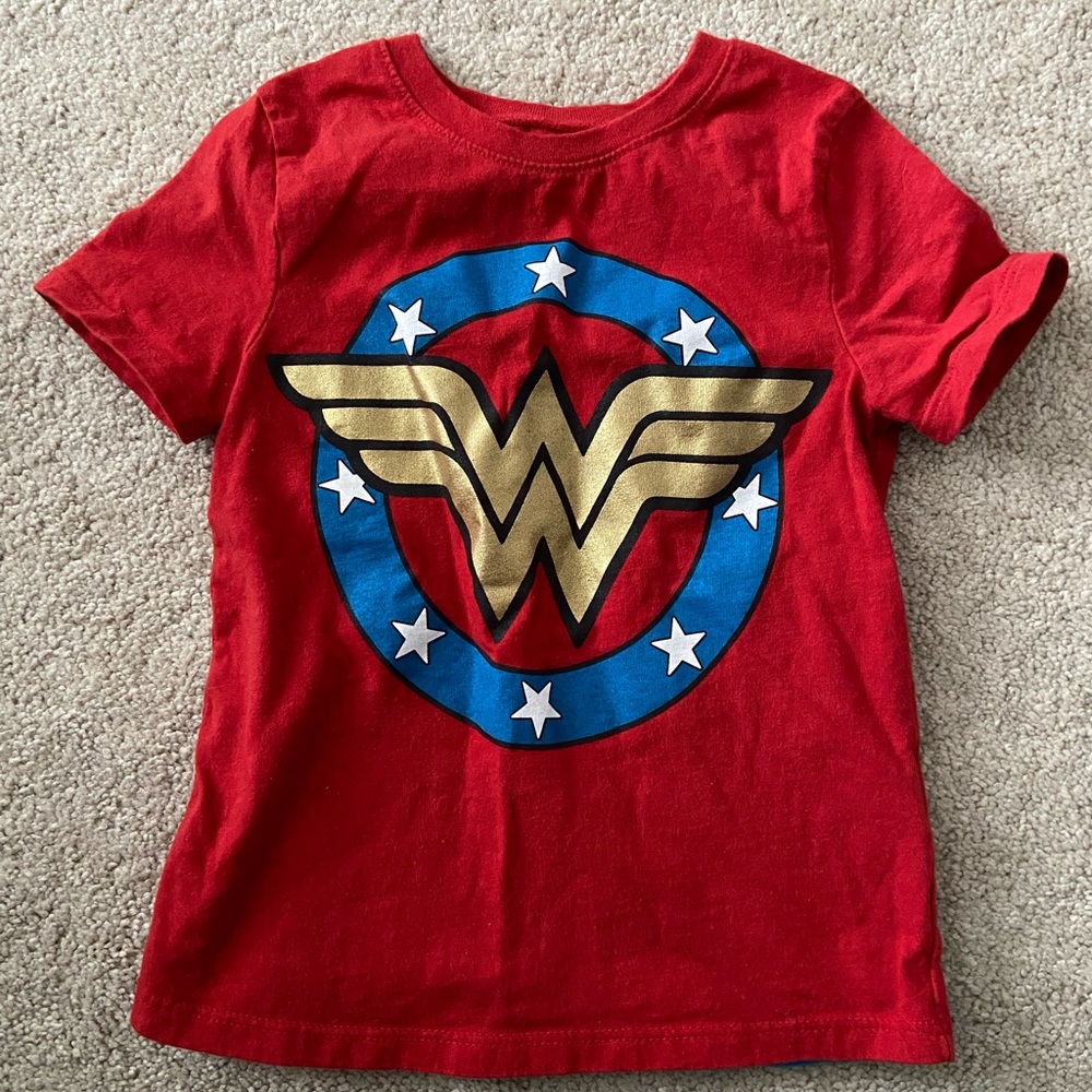 Kid’s Wonder Woman Tee with Cape (4T)